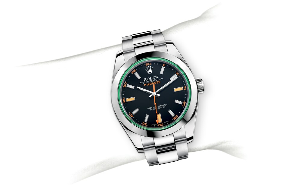 Rolex Milgauss | 116400GV | Milgauss | หน้าปัดสีเข้ม | แซฟไฟร์คริสตัลสีเขียว | หน้าปัดสีดำและกระจกแซฟไฟร์สีเขียว | Oystersteel | m116400gv-0001 | ชาย Watch | Rolex Official Retailer - Time Midas