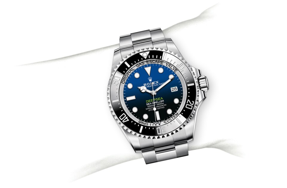 Rolex Sea-Dweller | 136660 | Rolex Deepsea | หน้าปัดสี | หน้าปัด D-Blue | ขอบนาฬิกาเซรามิกและพรายน้ำที่ส่องสว่าง | Oystersteel | m136660-0003 | ชาย Watch | Rolex Official Retailer - Time Midas