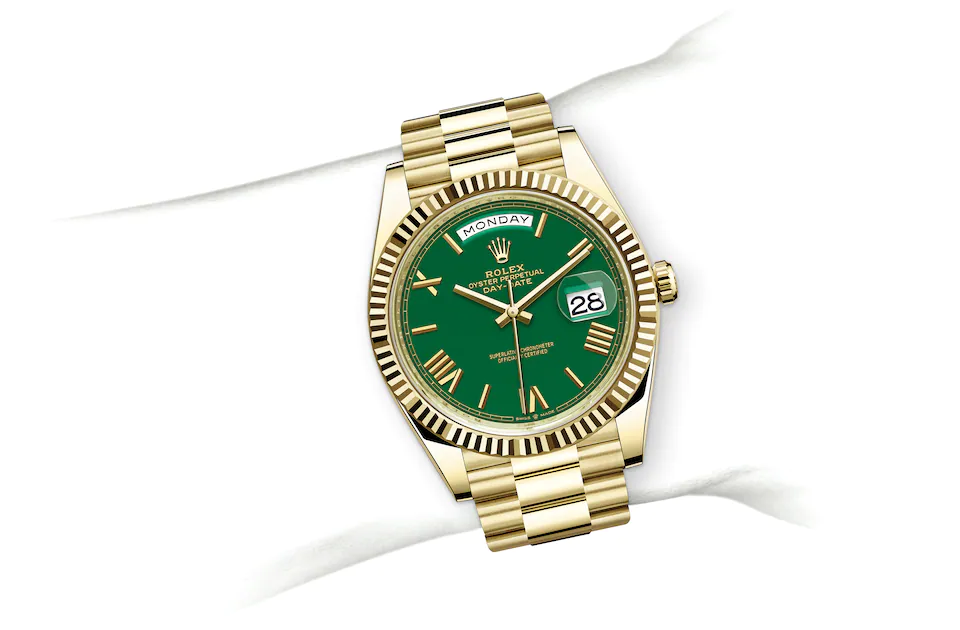 Rolex Day-Date | 228238 | Day-Date 40 | Coloured dial | Green Dial | Fluted bezel | 18 ct yellow gold | M228238-0061 | Men Watch | Rolex Official Retailer - Time Midas